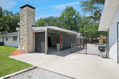 2801 Elmcrest Cir, Plano, TX 75075 - photo 4