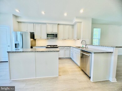 18374 Reaper Hill Ct, Triangle, VA 22172 - photo 6