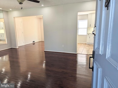 7505 Twining Ct, Hyattsville, MD 20785 - photo 4