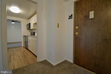 27401 Valley Run Dr unit 401, Wilmington, DE 19810 - photo 3