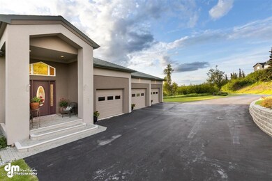 34-Exterior Front 20200611-DW-3564