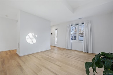 83 Red Cedar Cir, Orange, CT 06477 - photo 3