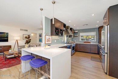 Peninsula Counter with Storage