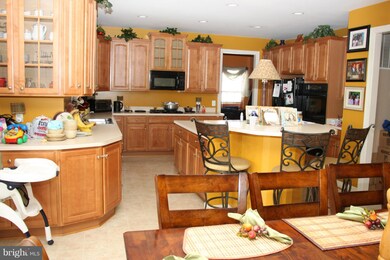 11269 Suffolk Dr, Hagerstown, MD 21742 - photo 7