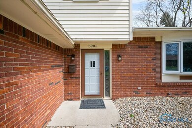 5904 Fleming Dr, Toledo, OH 43612 - photo 4