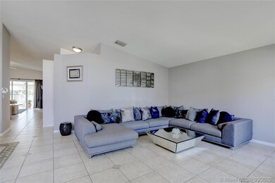 10745 SW 17th Place, Davie, FL 33324 - photo 4