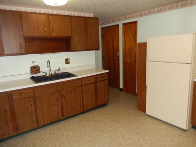 5682 Tamarack Blvd, Columbus, OH 43229 - photo 5