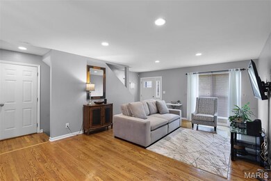 8227 Swarthmore Ct, Saint Louis, MO 63130 - photo 3