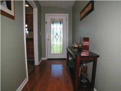 208 Teresa Kay Dr, Mount Washington, KY 40047 - photo 3