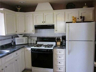 1583 S Kenazo Ave, Horizon City, TX 79928 - photo 6