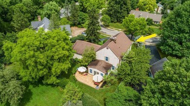 Z_3681_Kennybrook_Bluff_009_arrow
