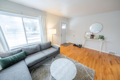 Hecksel_Invernesslivingroom-17