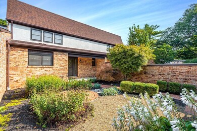 1686 Arlingate Drive South-3-SMALL