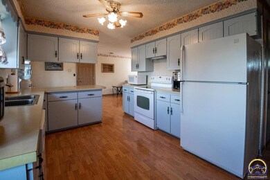 6730 SW 93rd St, Wakarusa, KS 66546 - photo 7