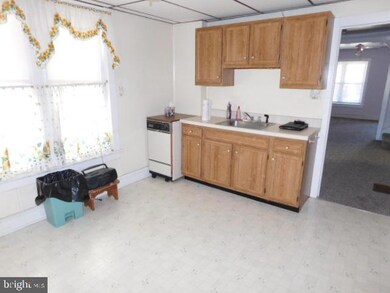 1214 E Bellevue Ave, Reading, PA 19605 - photo 7