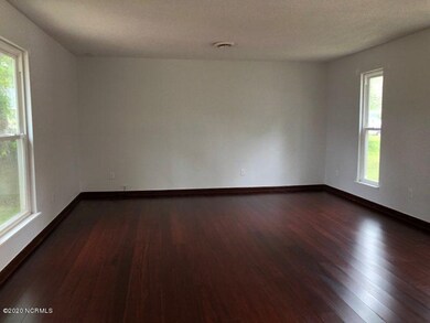 10 Lakewood Ct, Jacksonville, NC 28546 - photo 2