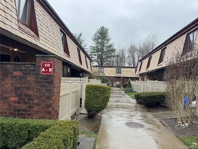 10 Heritage Dr unit D, New City, NY 10956 - photo 2