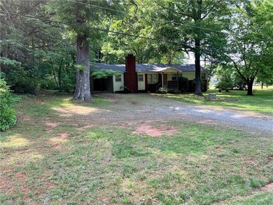 left side view at driveway