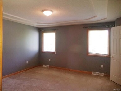 2659 Pinelake Dr, Niagara Falls, NY 14304 - photo 6