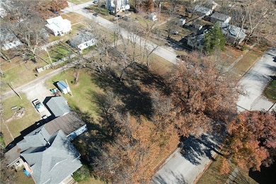 1006 Illinois St, Neodesha, KS 66757 - photo 6