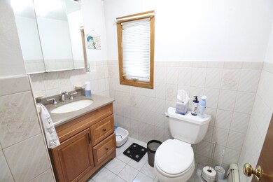 116 Massasoit St unit 1, Waltham, MA 02453 - photo 6