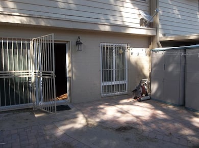 PRIVATE YARD