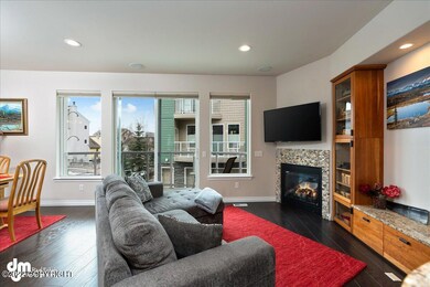 03-Living Room_MAX4789
