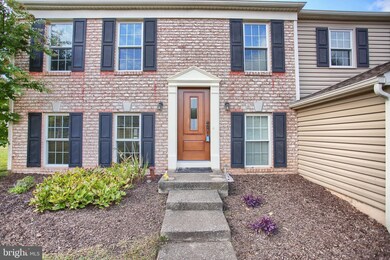 301 Lamp Post Ln, Hershey, PA 17033 - photo 2