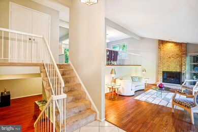 912 Twin Oaks Dr, Potomac, MD 20854 - photo 3