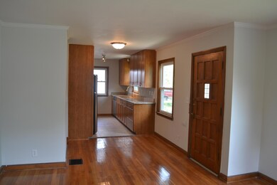 Front Entry/Kitchen