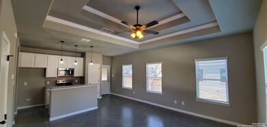 901 E Seideman St, Seguin, TX 78155 - photo 3