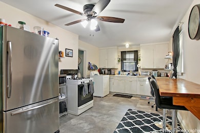 1500 Laurel Ave, Waukegan, IL 60085 - photo 7