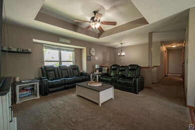 4312 SE Horseshoe Bend Dr, Topeka, KS 66609 - photo 2