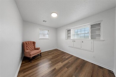 841 NW 8th St, Moore, OK 73160 - photo 6