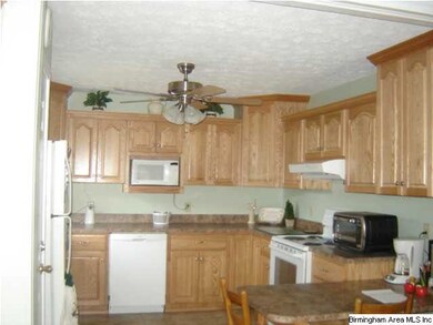 Beautifully updated oak kitchen w/lots of extras