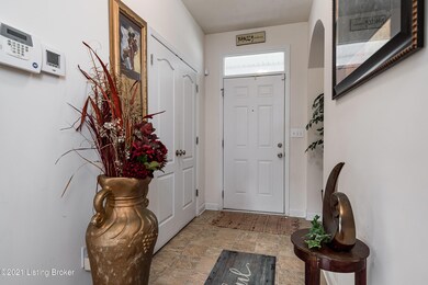 9115 Big Boulder Dr, Louisville, KY 40291 - photo 2