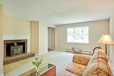 103 Gilcreast Rd, Londonderry, NH 03053 - photo 4