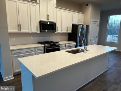 17958 Overlook Rd, Dumfries, VA 22026 - photo 3