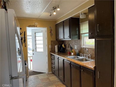 2205 W Acacia Ave unit 85, Hemet, CA 92545 - photo 4