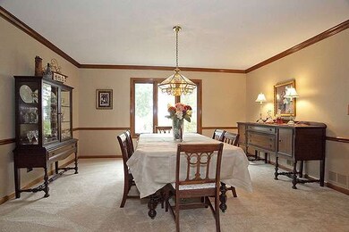 849 Buttonwood Cir, Naperville, IL 60540 - photo 3