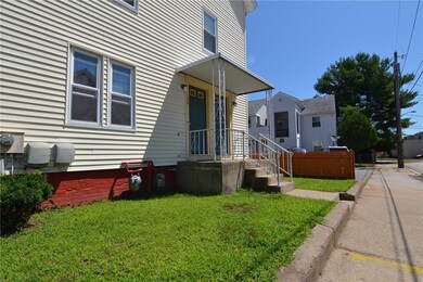32 Clark Ave, Pawtucket, RI 02860 - photo 5