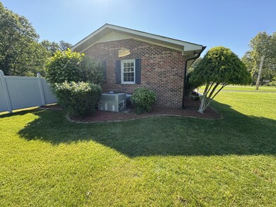 603 Lowry St, Manchester, TN 37355 - photo 6