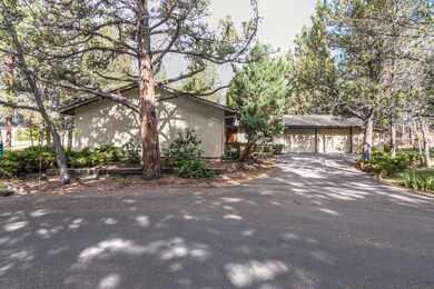 61517 Maid Marian Ct, Bend, OR 97702 - photo 2