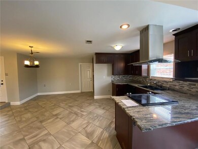  Beautiful kitchen and dining area, with great loo