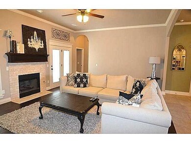 Living Room. large living room has brand new wood 