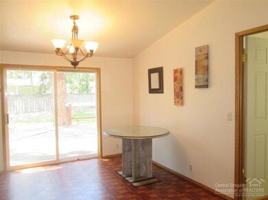 60967 Lodgepole Dr, Bend, OR 97702 - photo 4