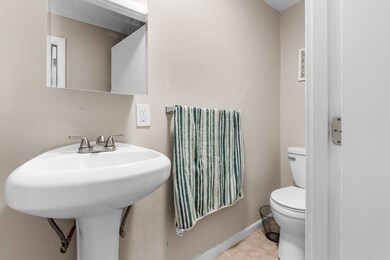 212 High St, Lawrence, MA 01841 - photo 7