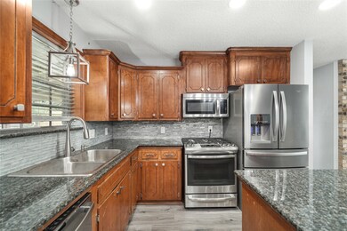 3520 Stevenwood Ln, Alvin, TX 77511 - photo 5