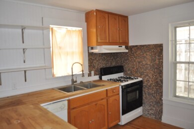 201 W Morse St, Fredericksburg, TX 78624 - photo 5