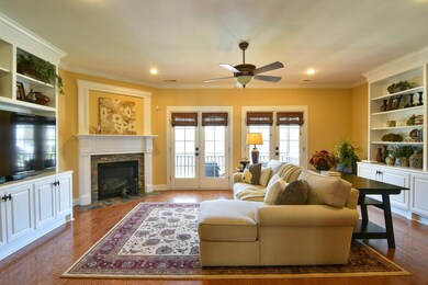 2527 family room